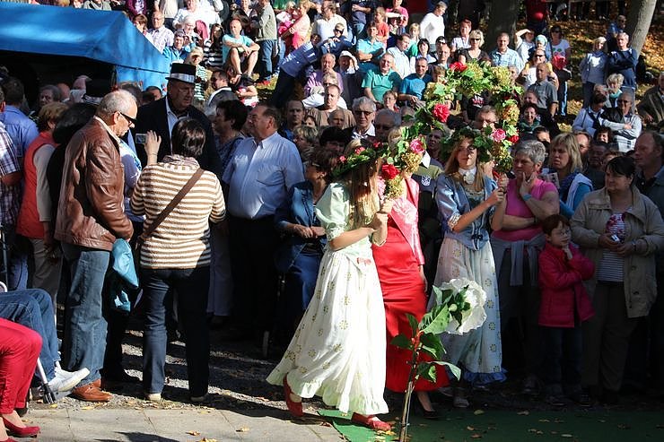 Massenandrang an der Barbarossah&ouml;hle