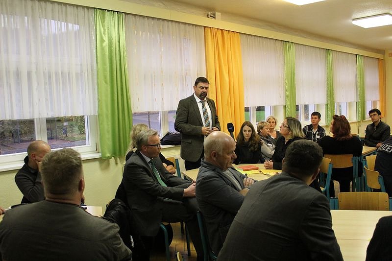 Hei&szlig;en wir die Fl&uuml;chtlinge willkommen