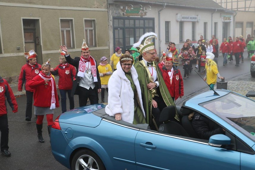 Von der Schl&uuml;ssel&uuml;bergabe