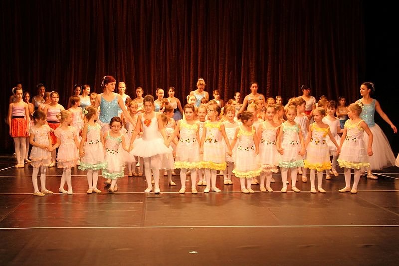 Die Schneek&ouml;nigin - ein getanztes M&auml;rchen.