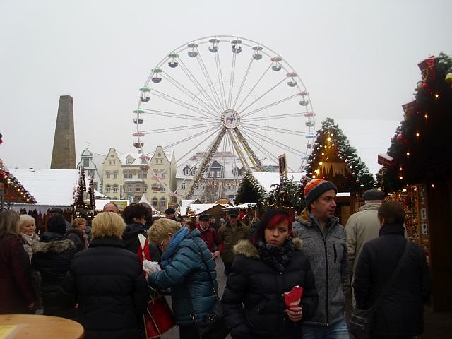 Gebrannte Mandeln, Gl&uuml;hwein und Riesenrad