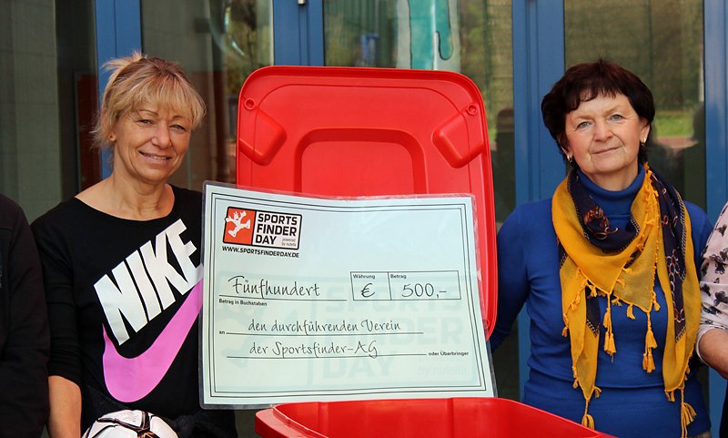 Spiele-Tonne &uuml;bergeben