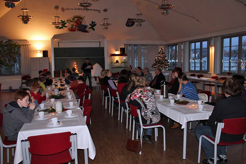 Weihnachtsmann kam mit Rentier