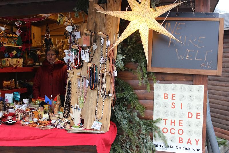 Weihnachtsbaumkugeln zerst&ouml;rt