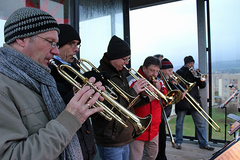 Last uns warm und trocken bleiben - St&uuml;rmisches Turmblasen
