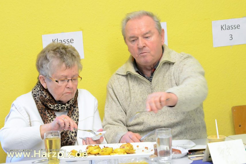 Kartoffelscheibenessen