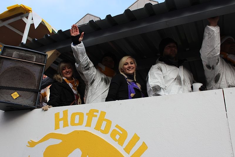 N&auml;rrinnen und Narren zogen durch Sondershausen (2)