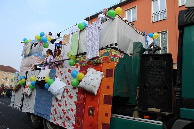 N&auml;rrinnen und Narren zogen durch Sondershausen (2)