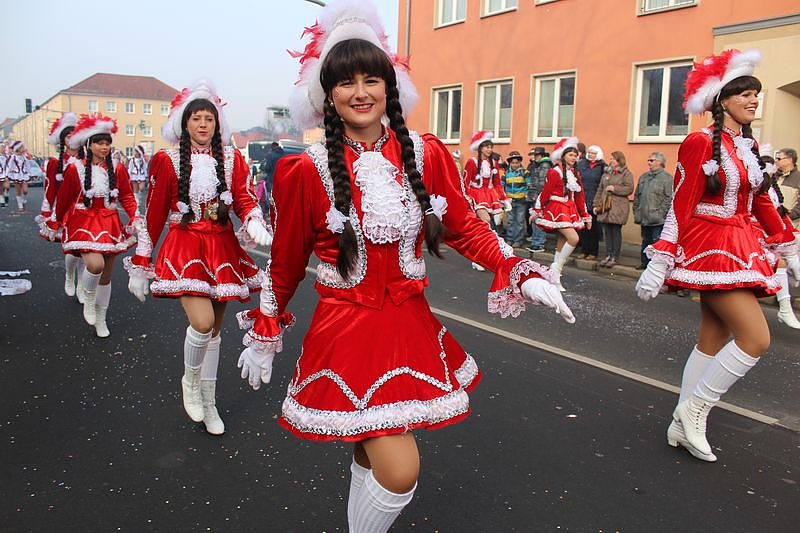 N&auml;rrinnen und Narren zogen durch Sondershausen (2)