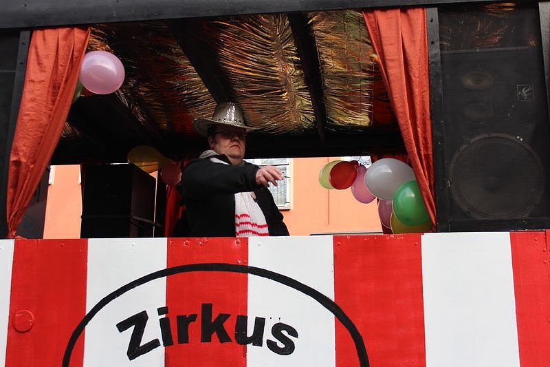 N&auml;rrinnen und Narren zogen durch Sondershausen (2)