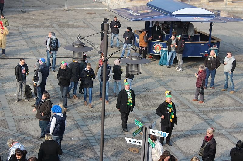 Party auf Markt und im Rathaus (1)