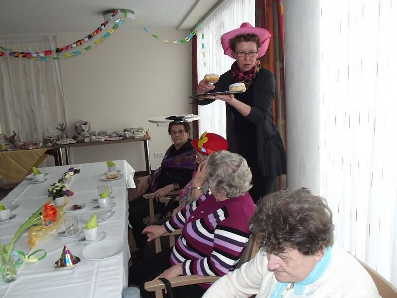 WB 4 feierte kr&auml;ftig Fasching