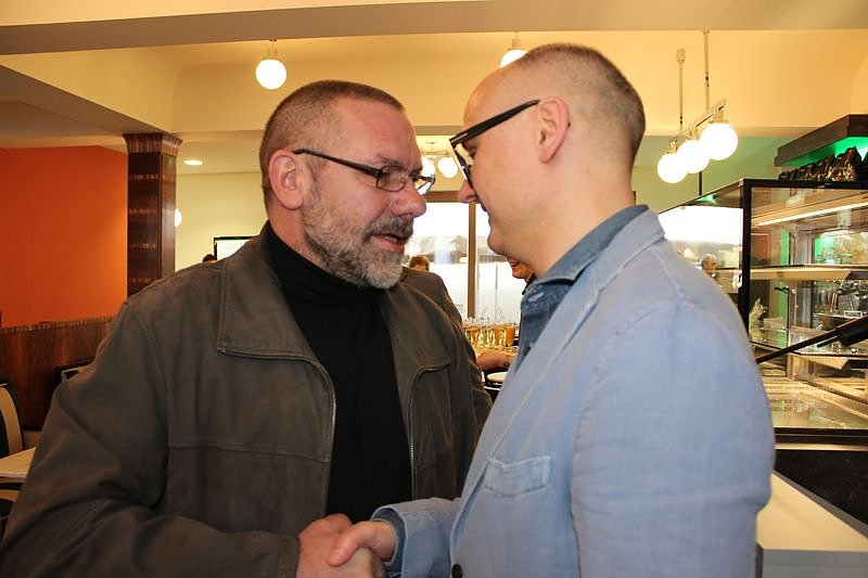 Caf&eacute; Pille und 10 Wohnungen