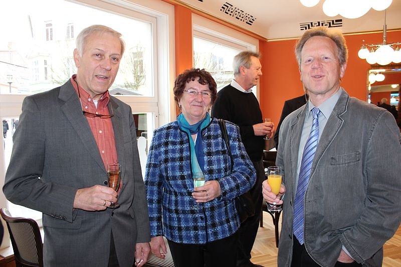 Caf&eacute; Pille und 10 Wohnungen