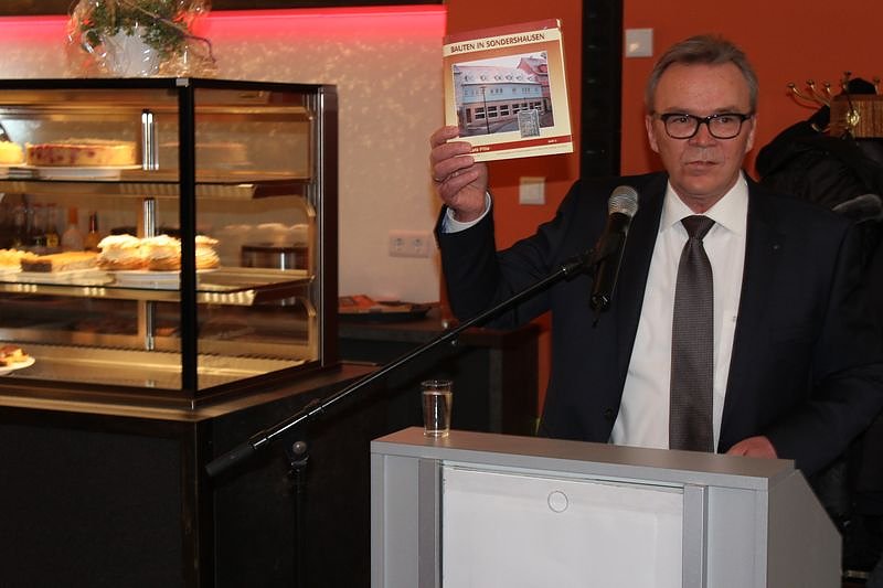 Caf&eacute; Pille und 10 Wohnungen