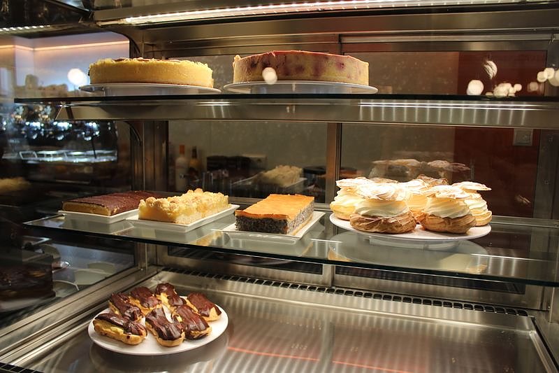 Caf&eacute; Pille und 10 Wohnungen