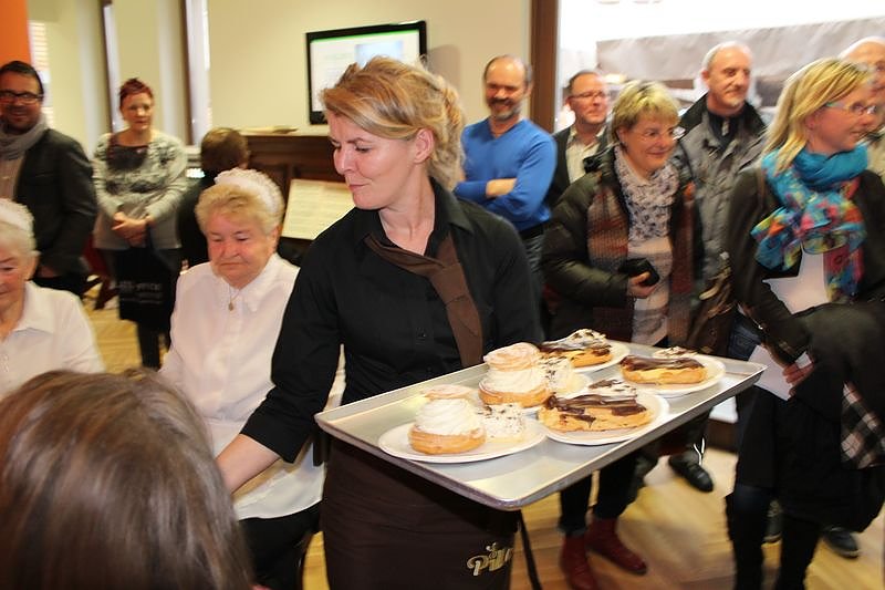 Caf&eacute; Pille und 10 Wohnungen