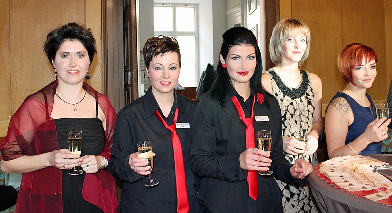 Frauen feierten in der "Hofk&uuml;che"