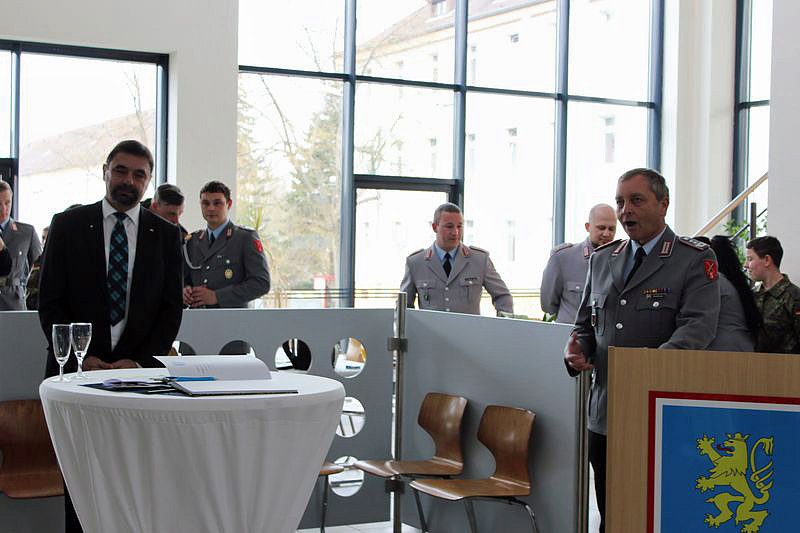 K&ouml;stlicher Abschiedsgru&szlig;