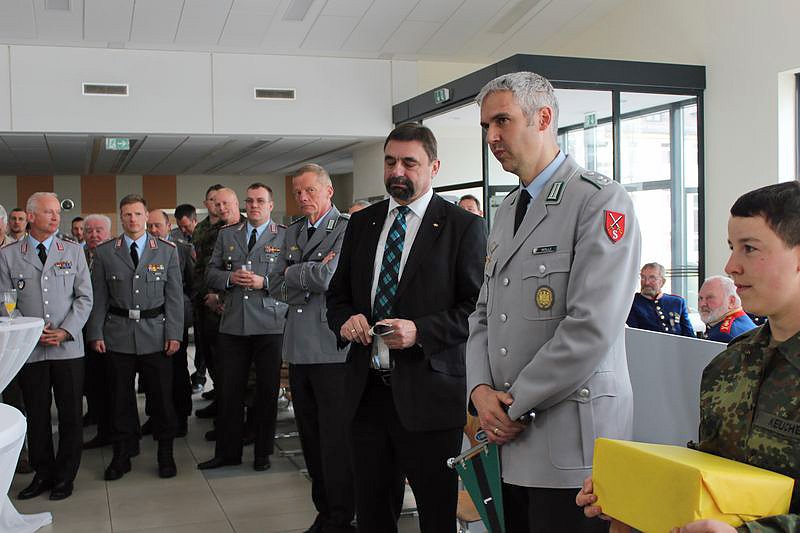 K&ouml;stlicher Abschiedsgru&szlig;