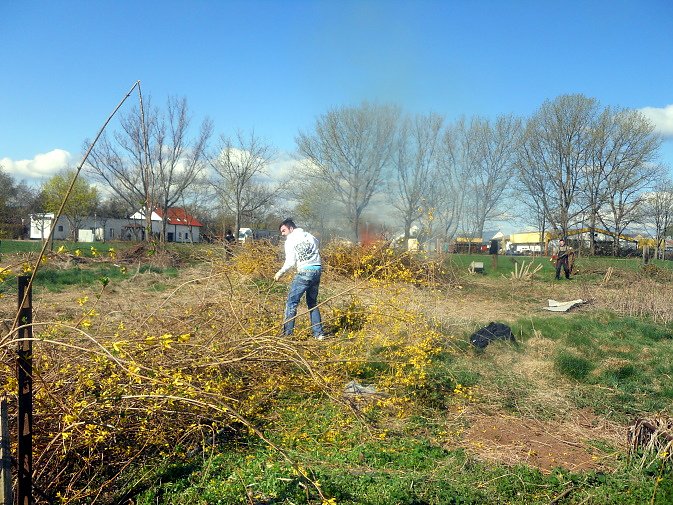Fr&uuml;hjahrsputz in Ortsteil Esperstedt