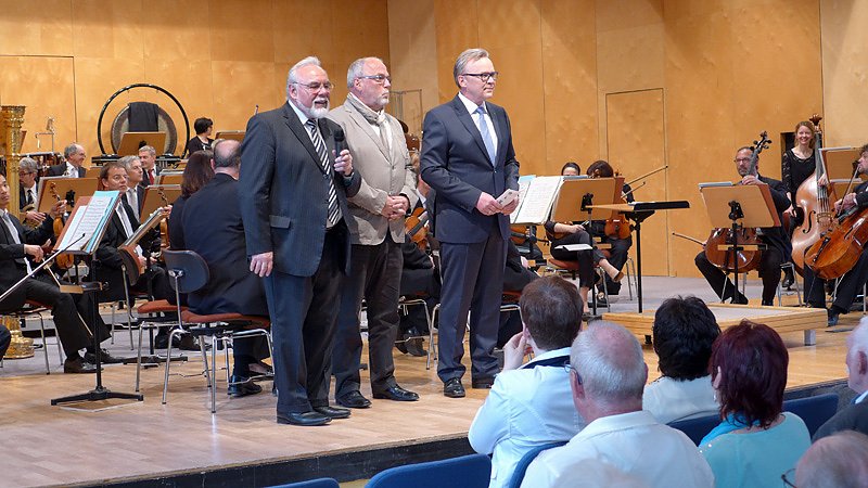 Das Haus der Kunst Sondershausen war gestern fast wieder bis auf den letzten Platz gef&uuml;llt. Die drei professionellen Wohnungsunternehmen der Stadt Sondershausen hatten zum Mieterkonzert geladen...  Und wie in den letzten Jahren war das Konzert des Lohorchesters Sondershausen wieder sehr gut besucht. Es gab sogar Wartelisten, um dabei sein zu k&ouml;nnen, denn seit Wochen waren schon alle Karten weg.  D