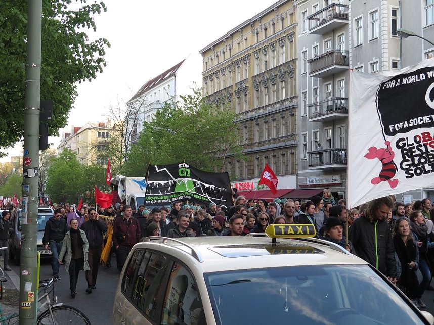 Revolution&auml;re 1. Mai Demo