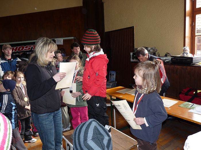 Kinder und Jugendliche beim Possenlauf