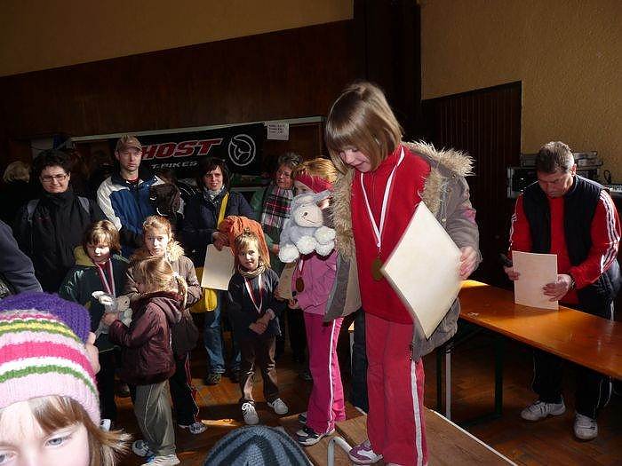 Kinder und Jugendliche beim Possenlauf