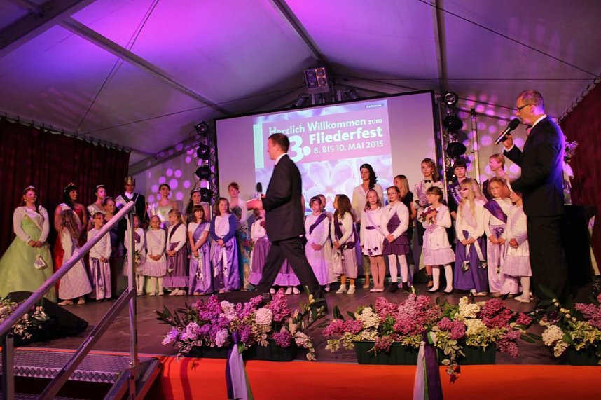 Von der Wahl der Fliederk&ouml;nigin