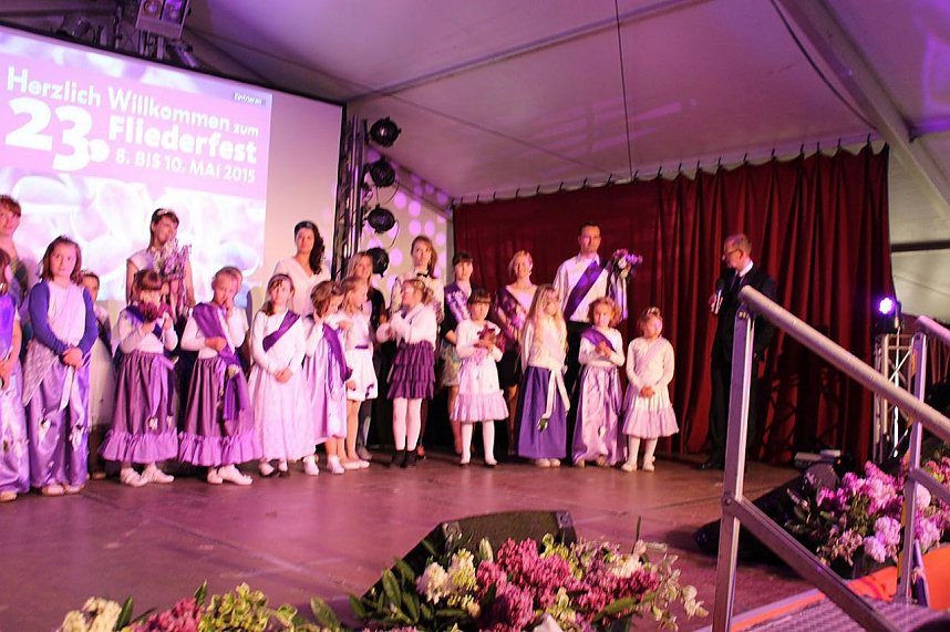 Von der Wahl der Fliederk&ouml;nigin