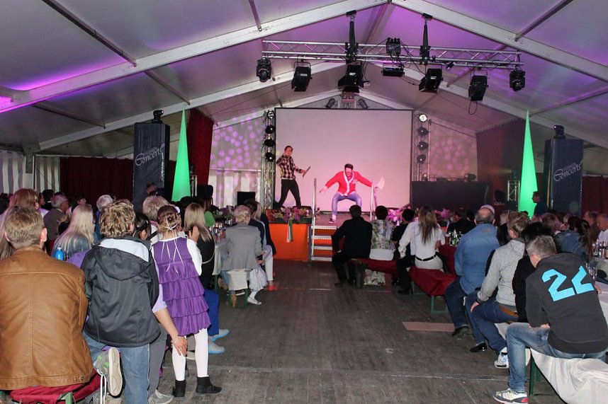 Von der Wahl der Fliederk&ouml;nigin