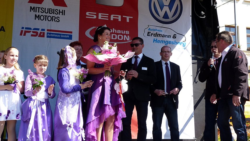 Auto f&uuml;r die Fliederk&ouml;nigin