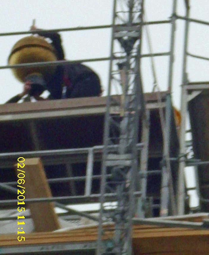 In Wetterfahne und Turmkugel geschaut