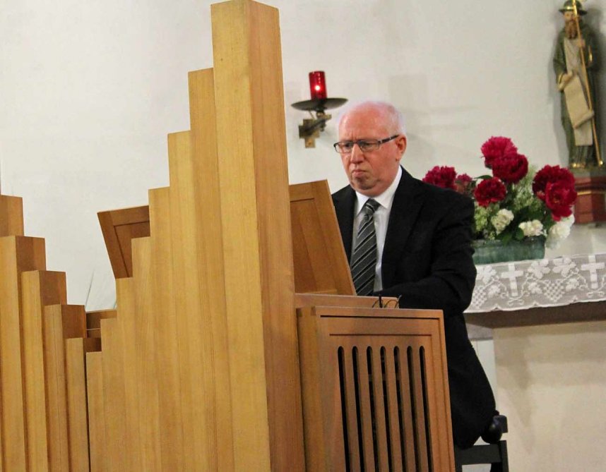 Stimmungsvoll Festlichkeiten eingeleitet