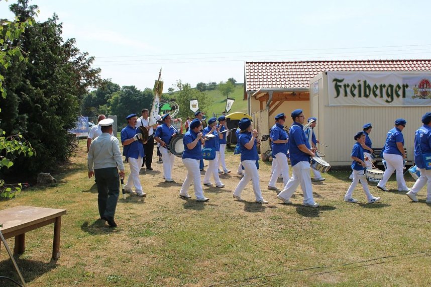 Laubk&ouml;nig gekr&ouml;nt