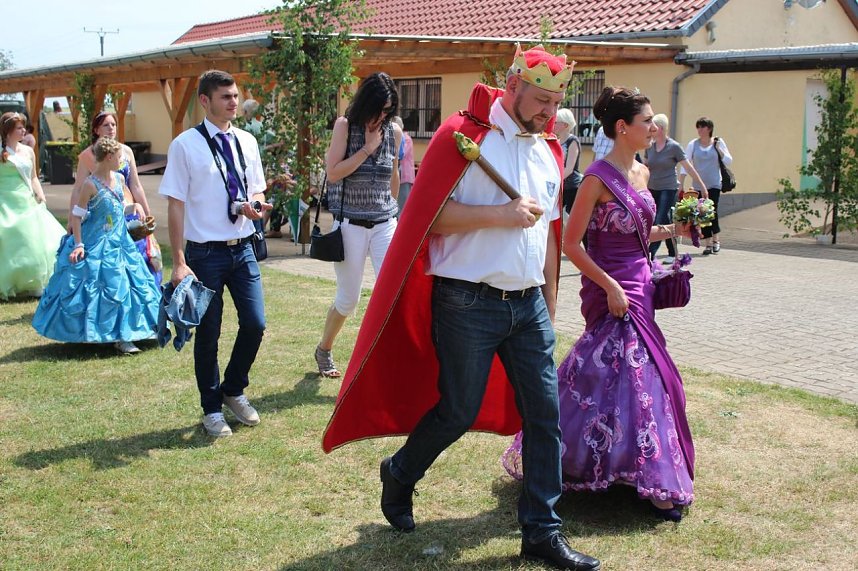 Laubk&ouml;nig gekr&ouml;nt