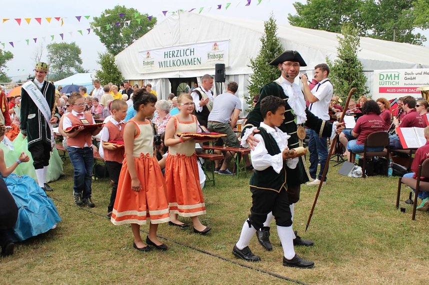 Laubk&ouml;nig gekr&ouml;nt