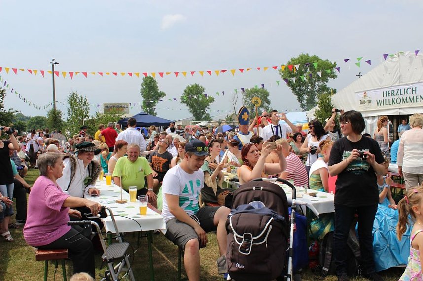 Laubk&ouml;nig gekr&ouml;nt