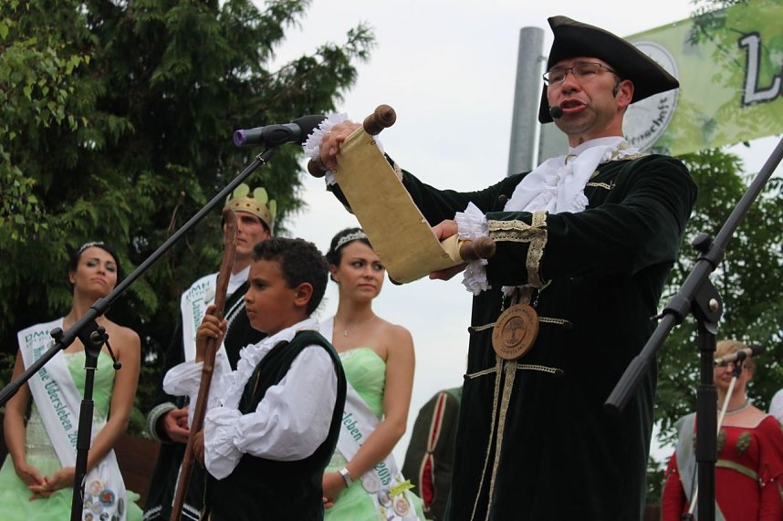 Laubk&ouml;nig gekr&ouml;nt