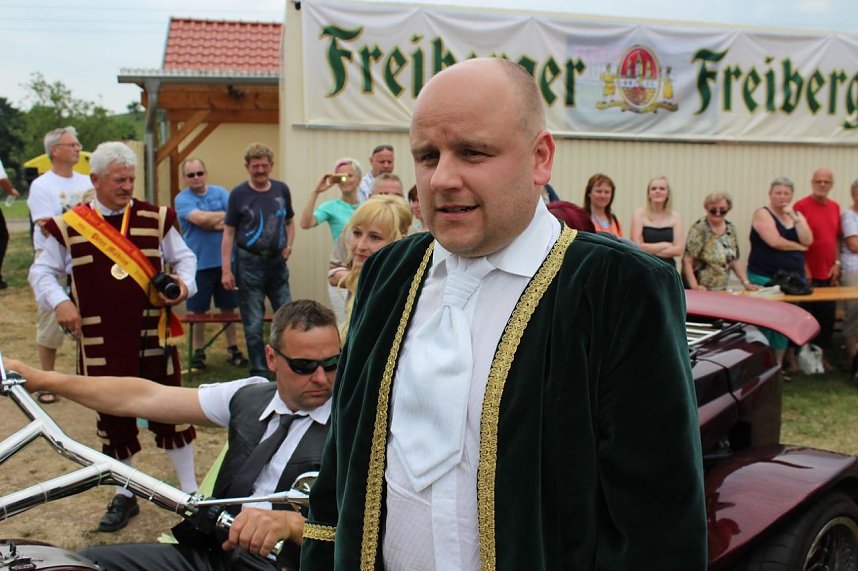 Laubk&ouml;nig gekr&ouml;nt