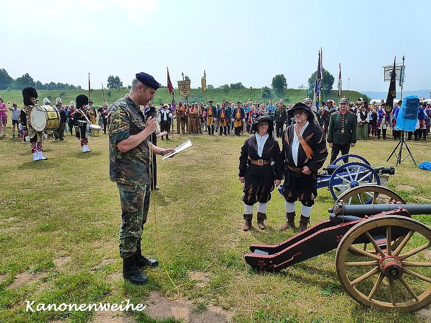 Appell mit Kanonenweihe