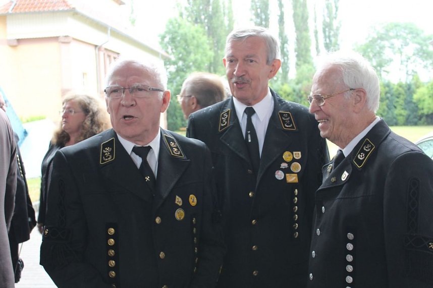 Bergleute feiern auch im Regen