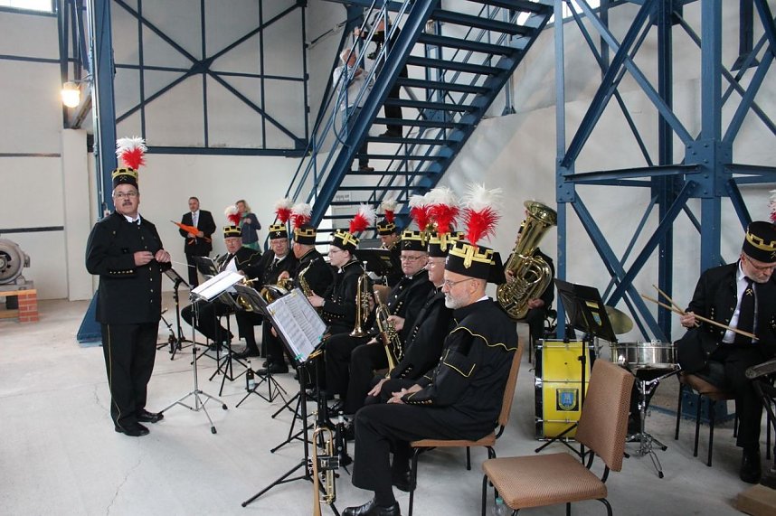 Bergleute feiern auch im Regen