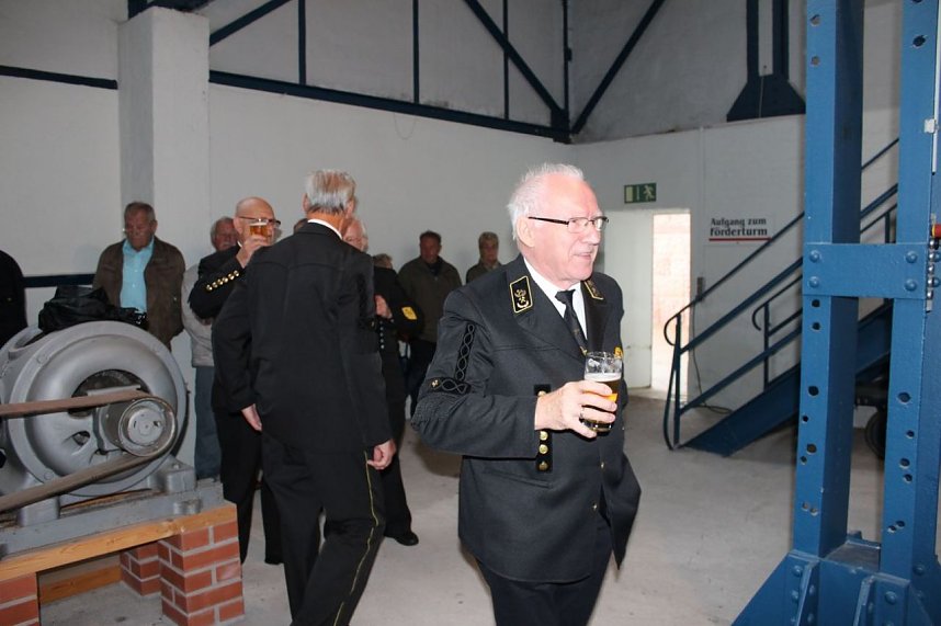 Bergleute feiern auch im Regen