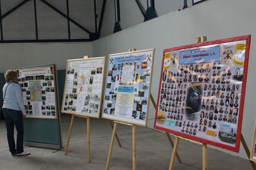 Bergleute feiern auch im Regen