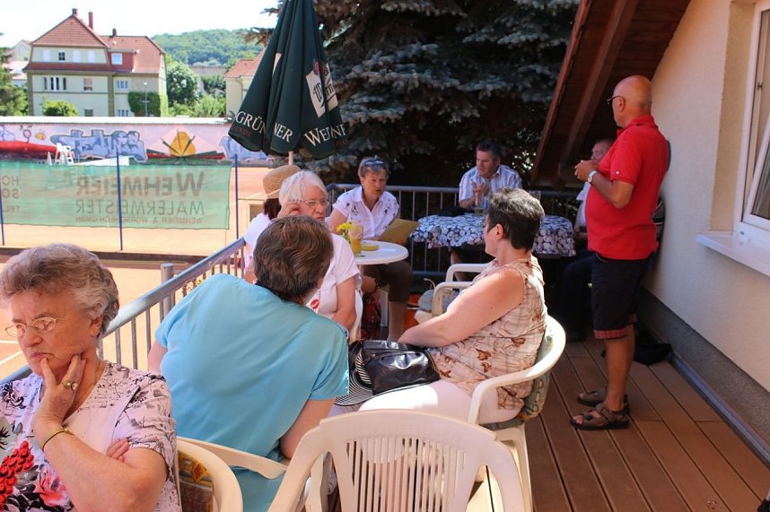 Hei&szlig;er Tennisschaukampf