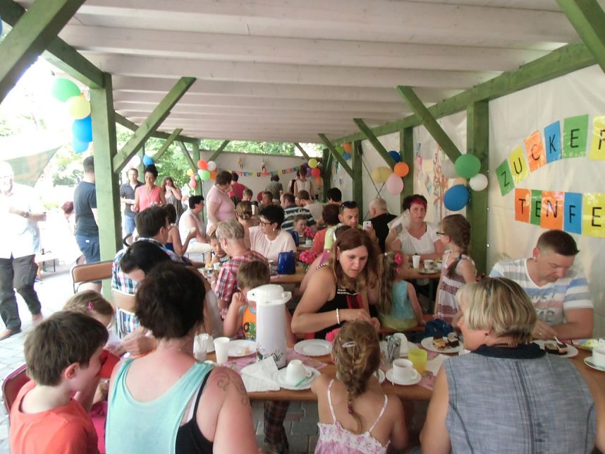 13 Vorschulkinder sagen Auf Wiedersehen