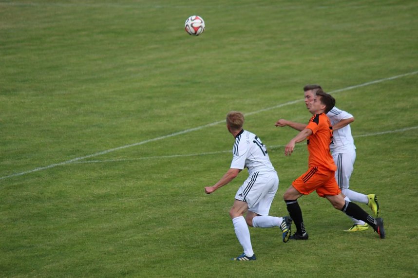 Start in die Verbandsliga Fu&szlig;ball