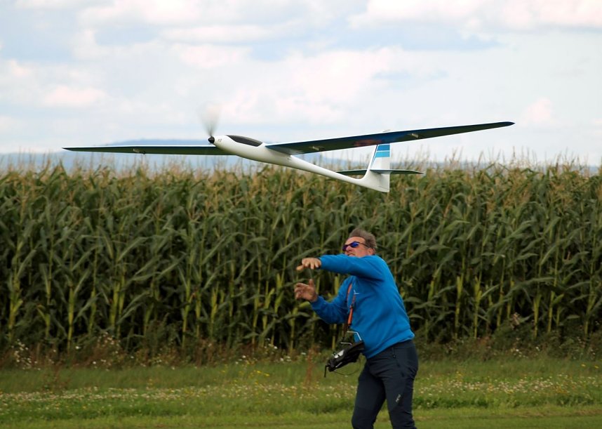Modelle steigen in den Himmel